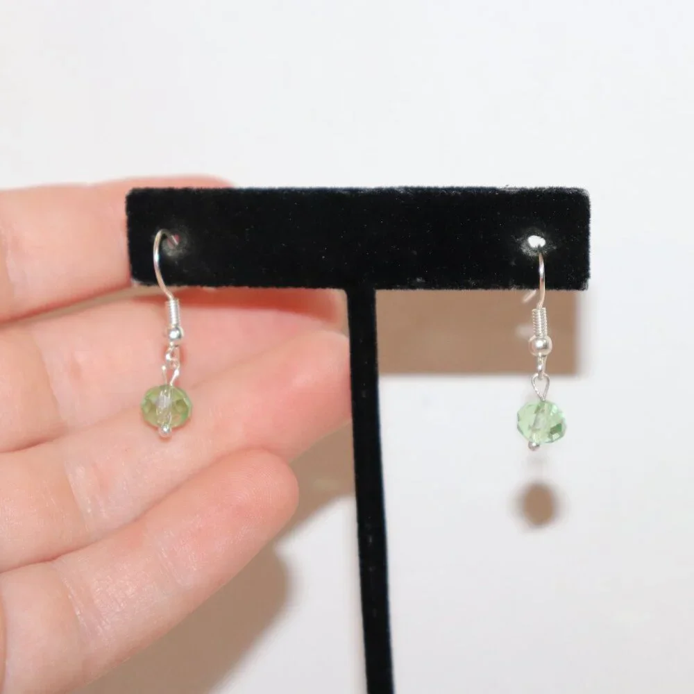 NWOT Silver and green Crystal dangle earrings 1